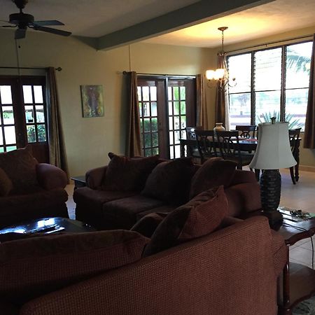 Royale Manor Villa Corozal Buitenkant foto