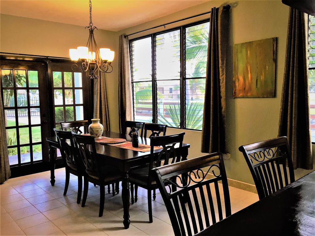 Royale Manor Villa Corozal Buitenkant foto